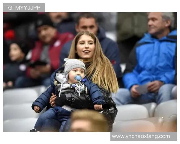 女明星与足球明星首次相遇时的心态与反应揭秘 女明星与足球明星首次相遇时的心态与反应揭秘