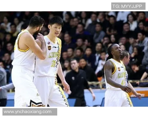 武汉篮球队在全国锦标赛中以94分稳居积分榜首位展现强劲实力 武汉篮球队在全国锦标赛中以94分稳居积分榜首位展现强劲实力